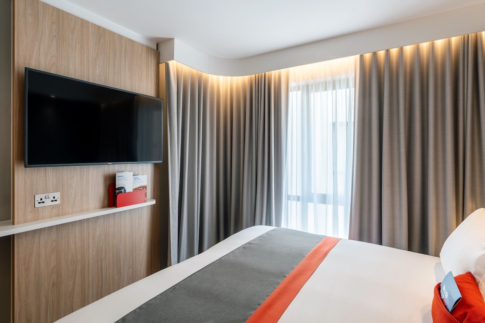 holiday inn express amsterdam north riverside an ihg hotel