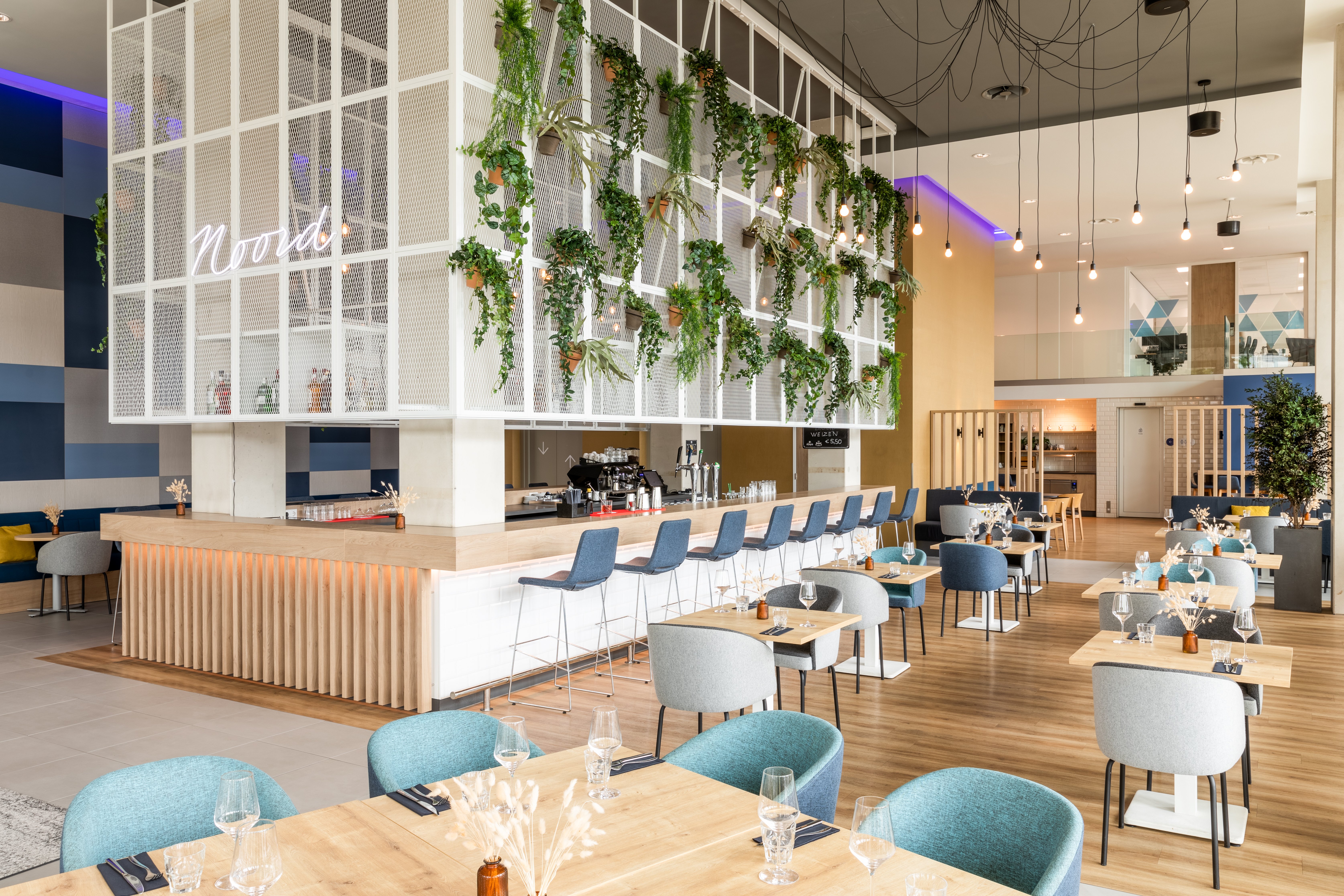holiday inn express amsterdam north riverside an ihg hotel