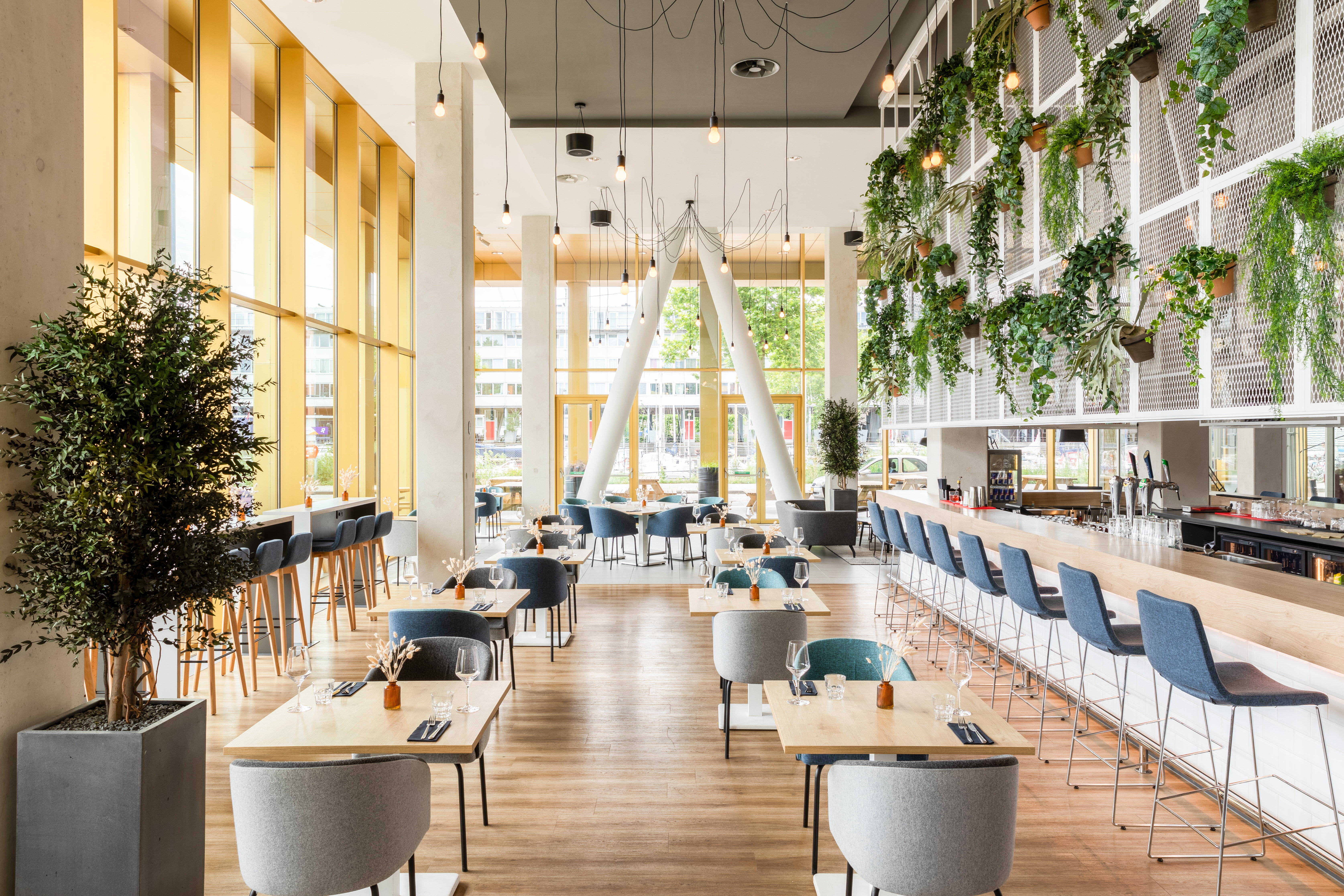 holiday inn express amsterdam north riverside an ihg hotel