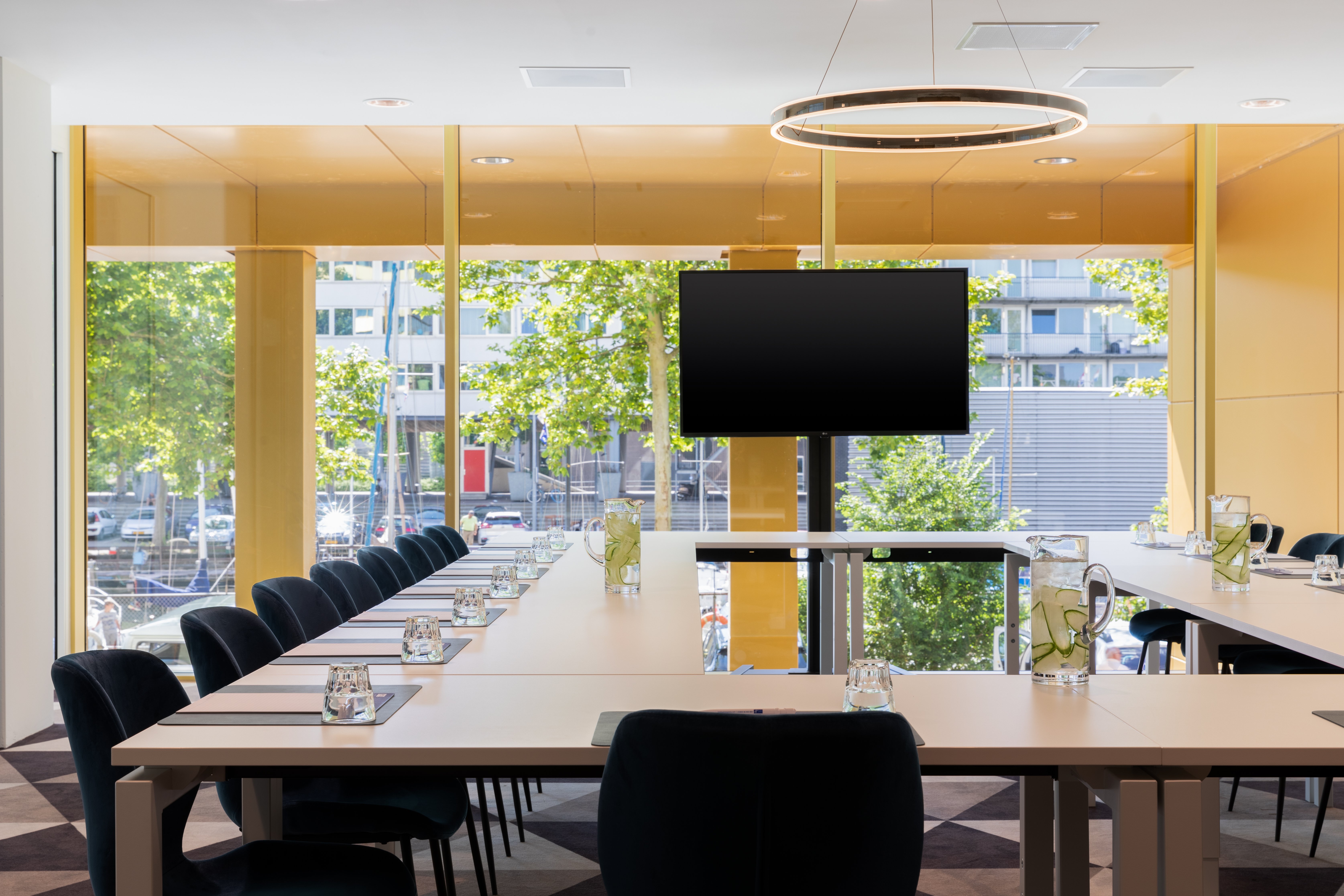 holiday inn express amsterdam north riverside an ihg hotel