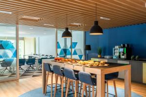 holiday inn express amsterdam north riverside an ihg hotel