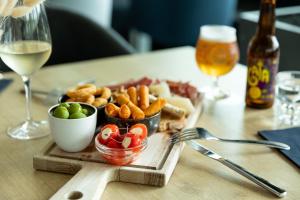 holiday inn express amsterdam north riverside an ihg hotel