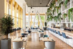 holiday inn express amsterdam north riverside an ihg hotel