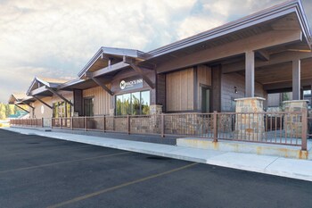 springhill suites by marriott island park yellowstone