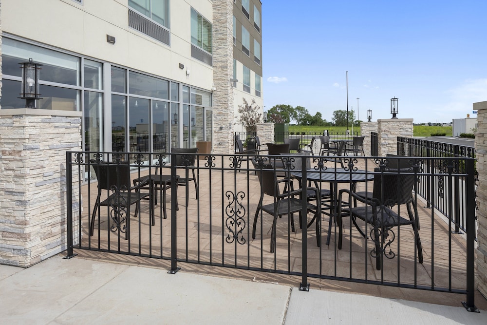 hol inn exp bourbonnais east bradley