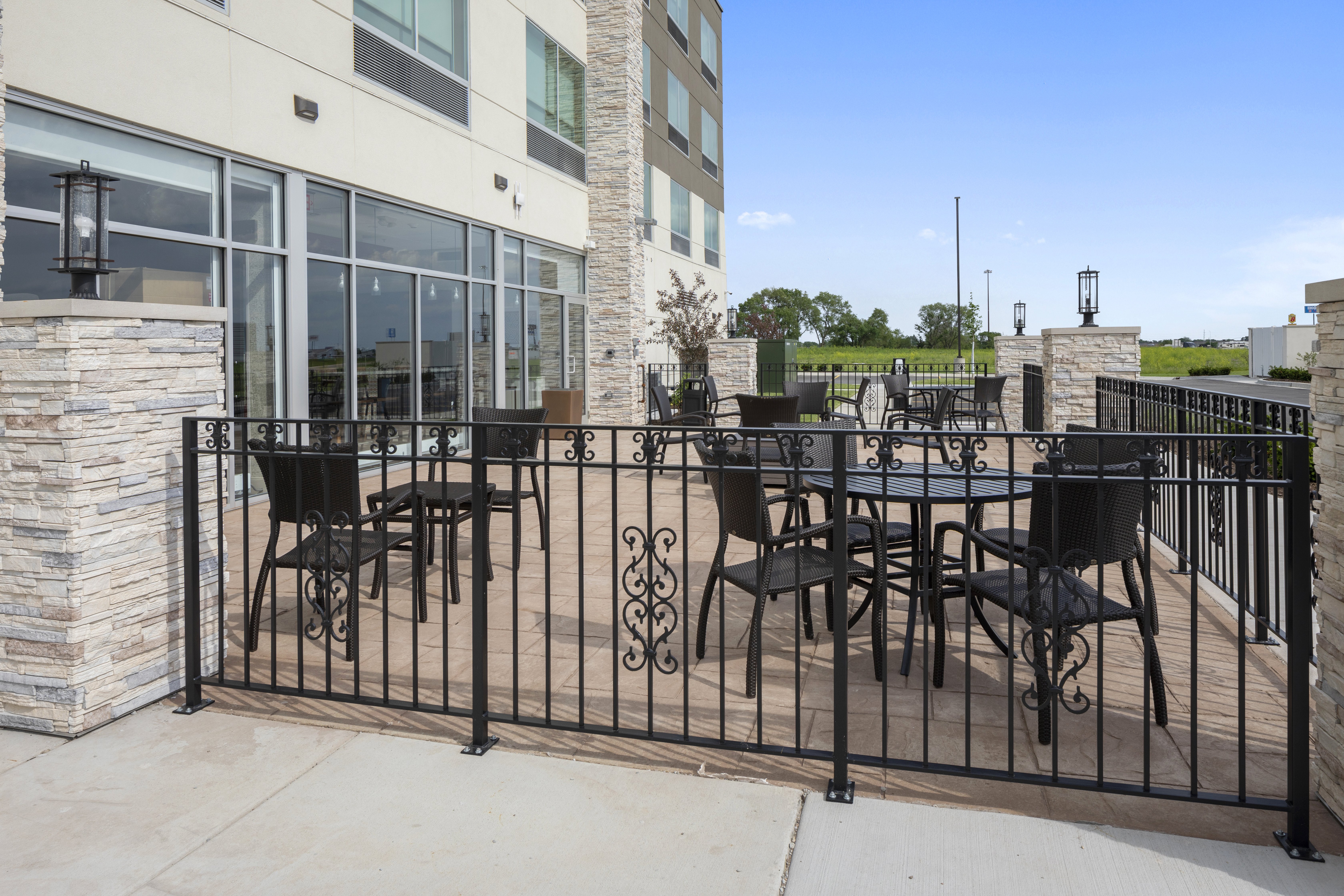 hol inn exp bourbonnais east bradley