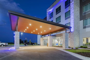 hol inn exp bourbonnais east bradley