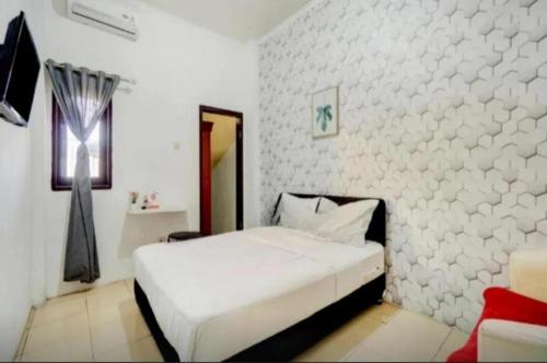 reddoorz near plaza araya 2