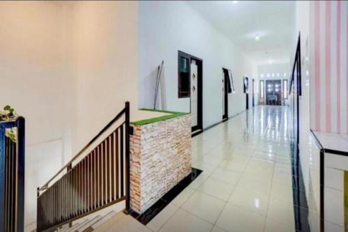 reddoorz near plaza araya 2