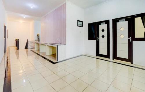 reddoorz near plaza araya 2