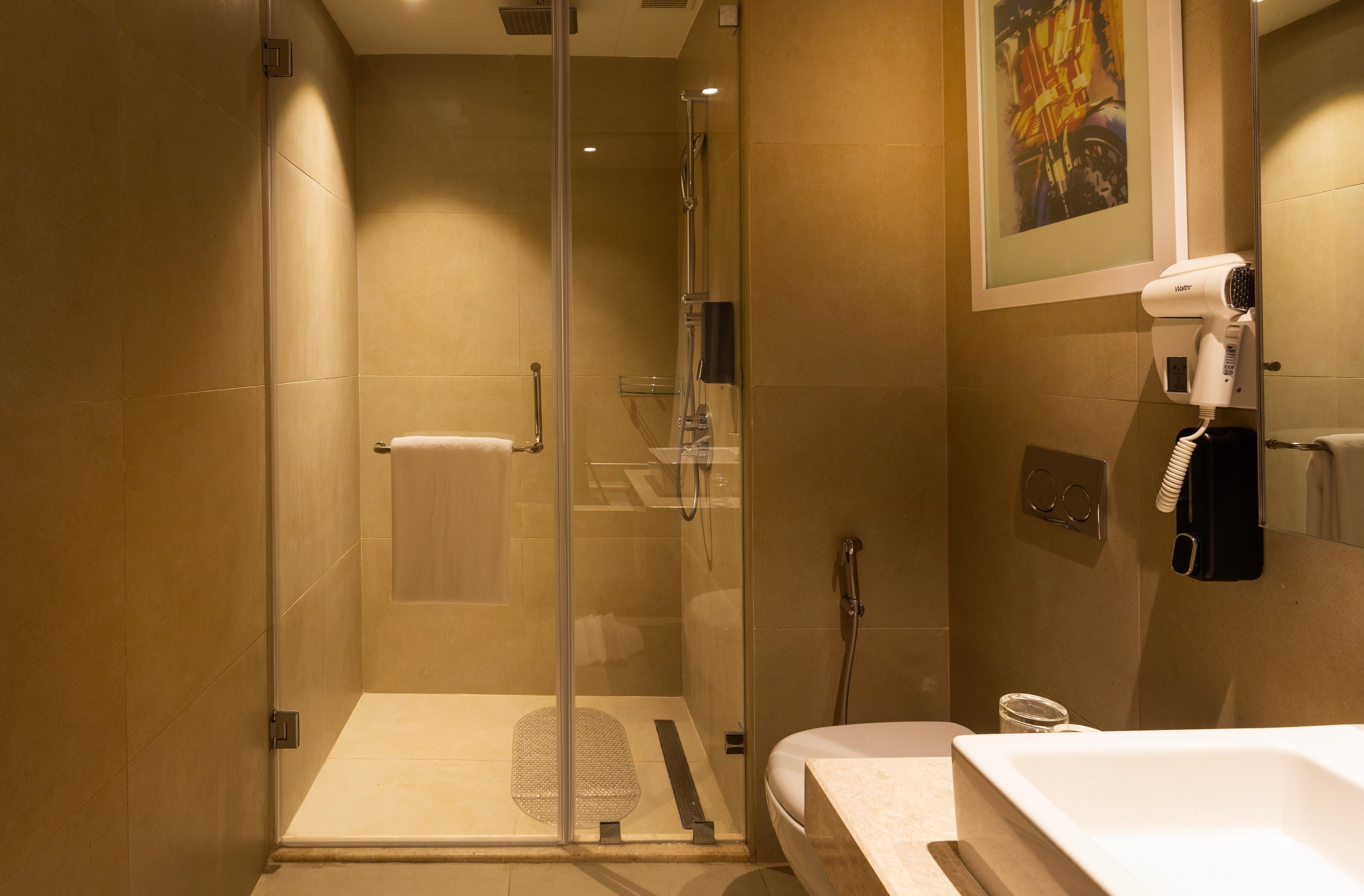 holiday inn express and suites bengaluru old madras road