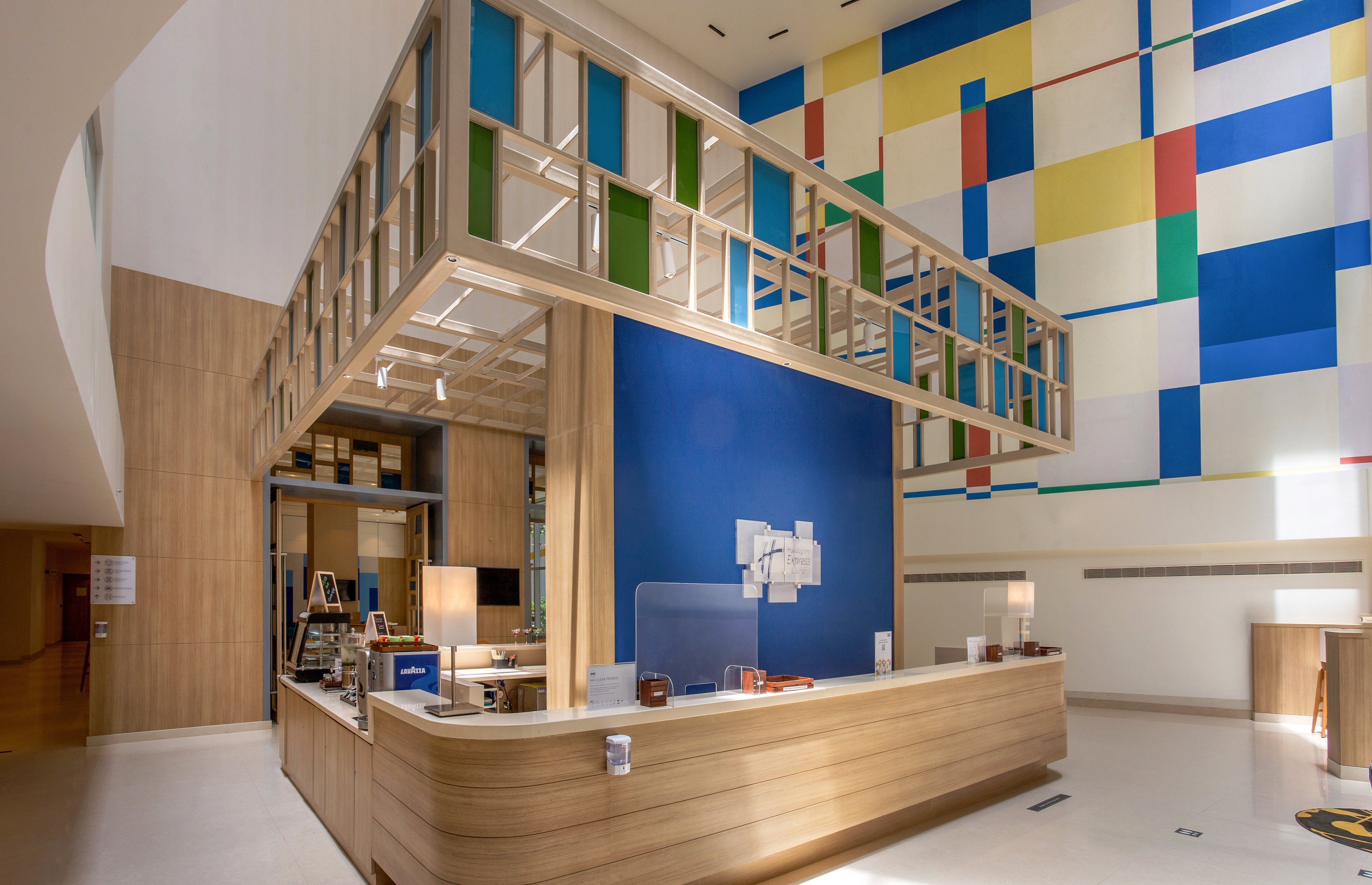 holiday inn express and suites bengaluru old madras road