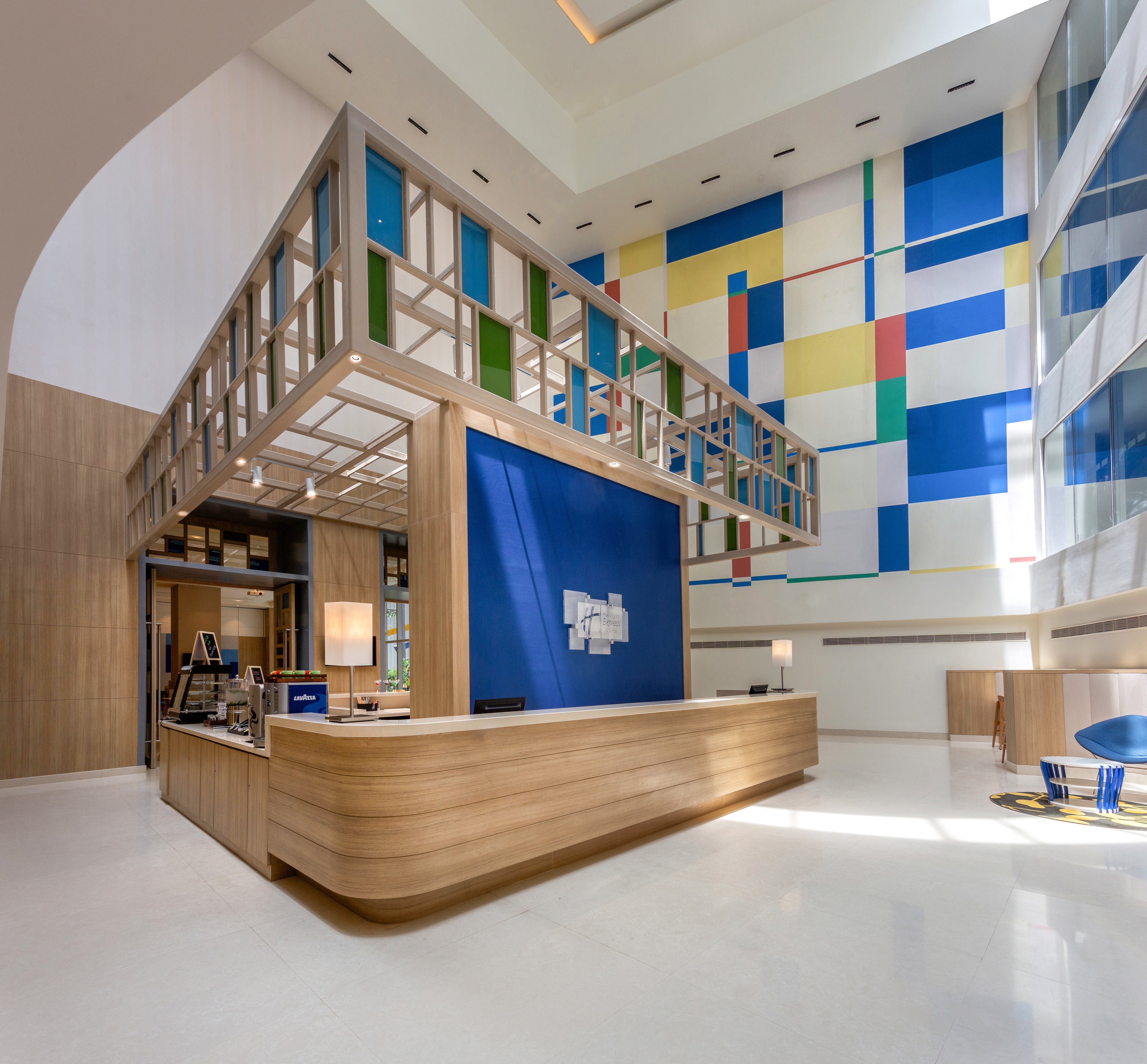 holiday inn express and suites bengaluru old madras road
