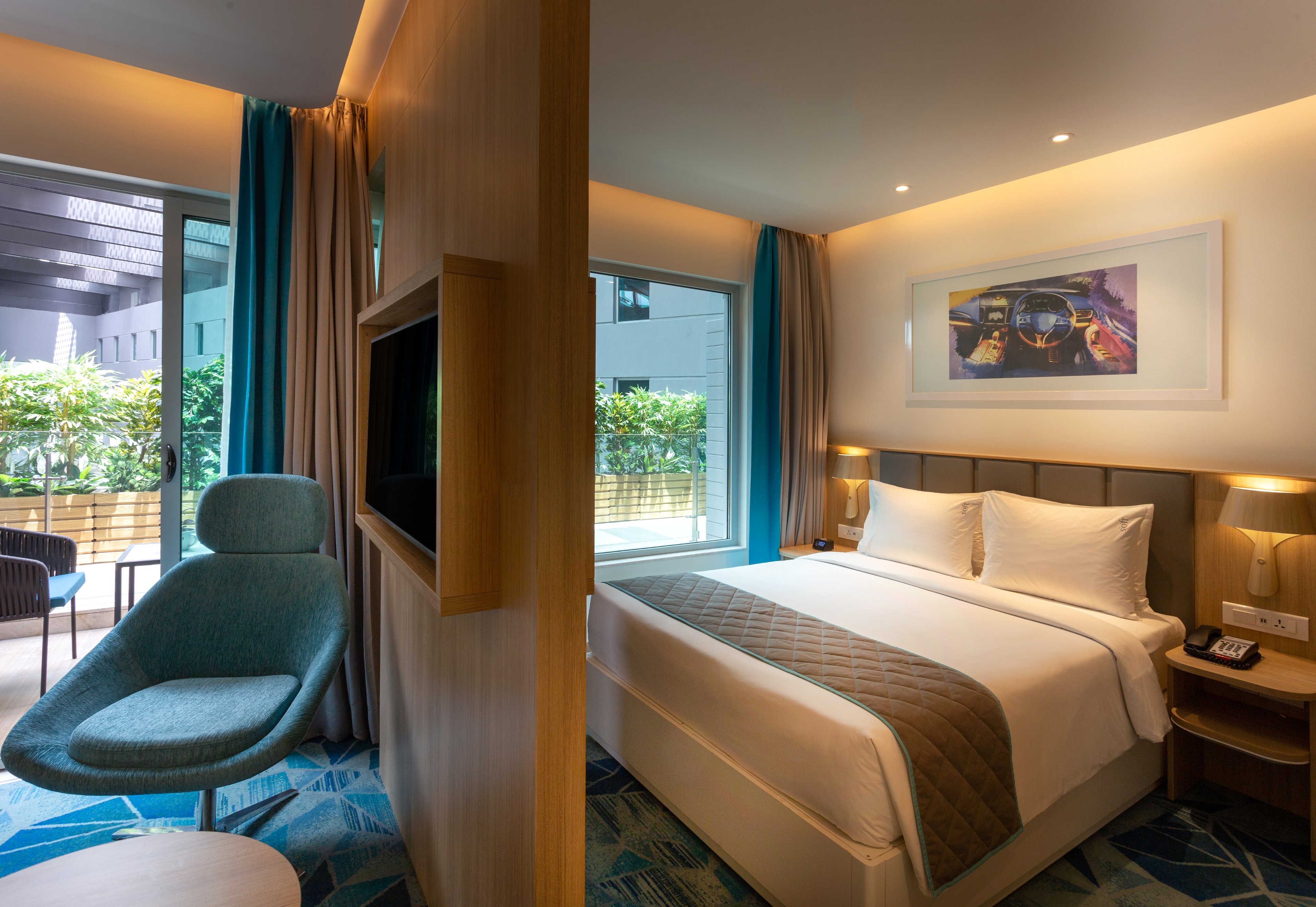 holiday inn express and suites bengaluru old madras road