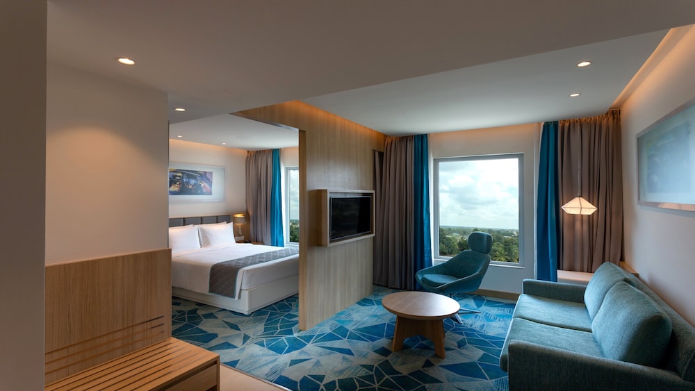 holiday inn express and suites bengaluru old madras road