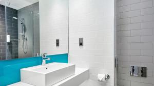 holiday inn express nice grand arenas an ihg hotel