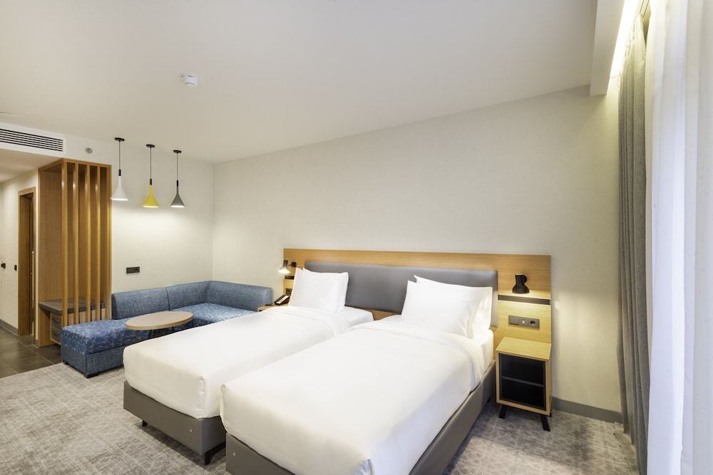 holiday inn yerevan republic square an ihg hotel