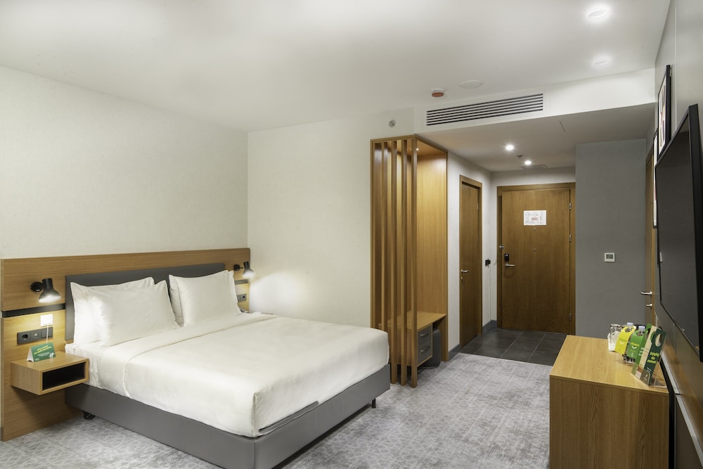 holiday inn yerevan republic square an ihg hotel