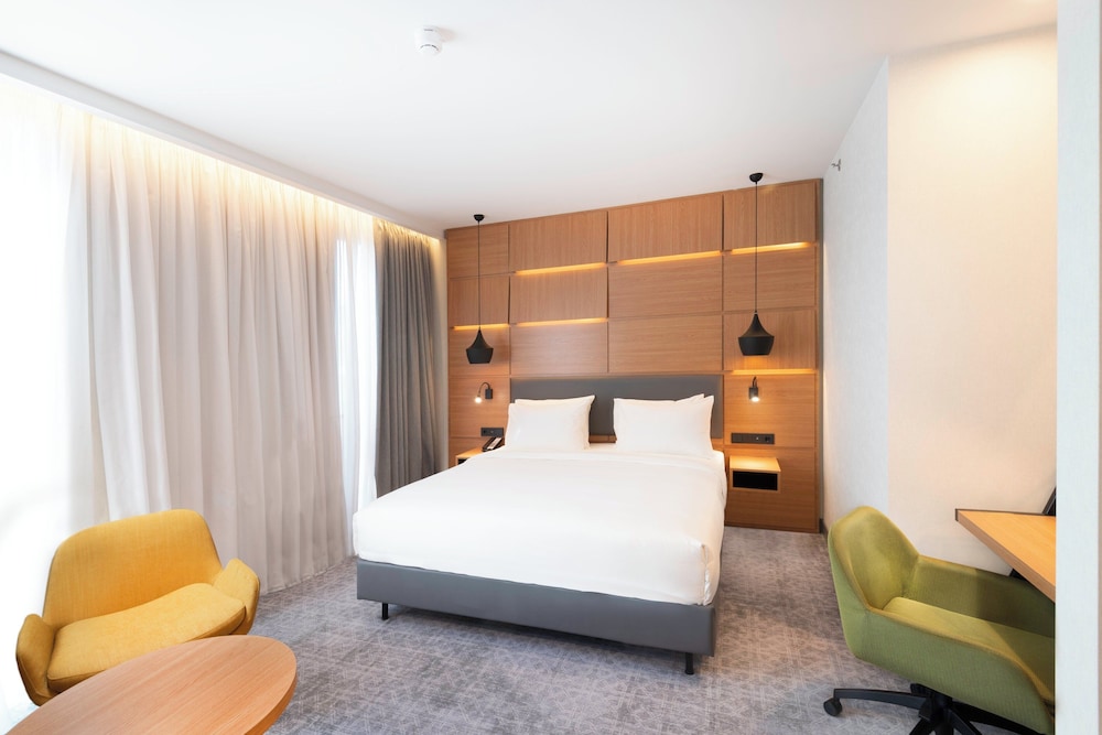 holiday inn yerevan republic square an ihg hotel