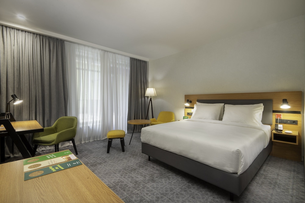 holiday inn yerevan republic square an ihg hotel