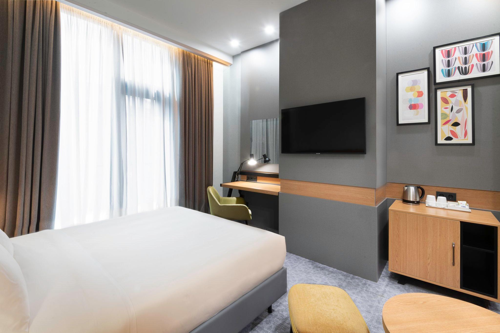 holiday inn yerevan republic square an ihg hotel