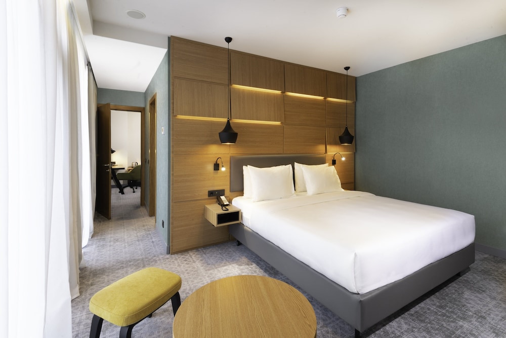 holiday inn yerevan republic square an ihg hotel