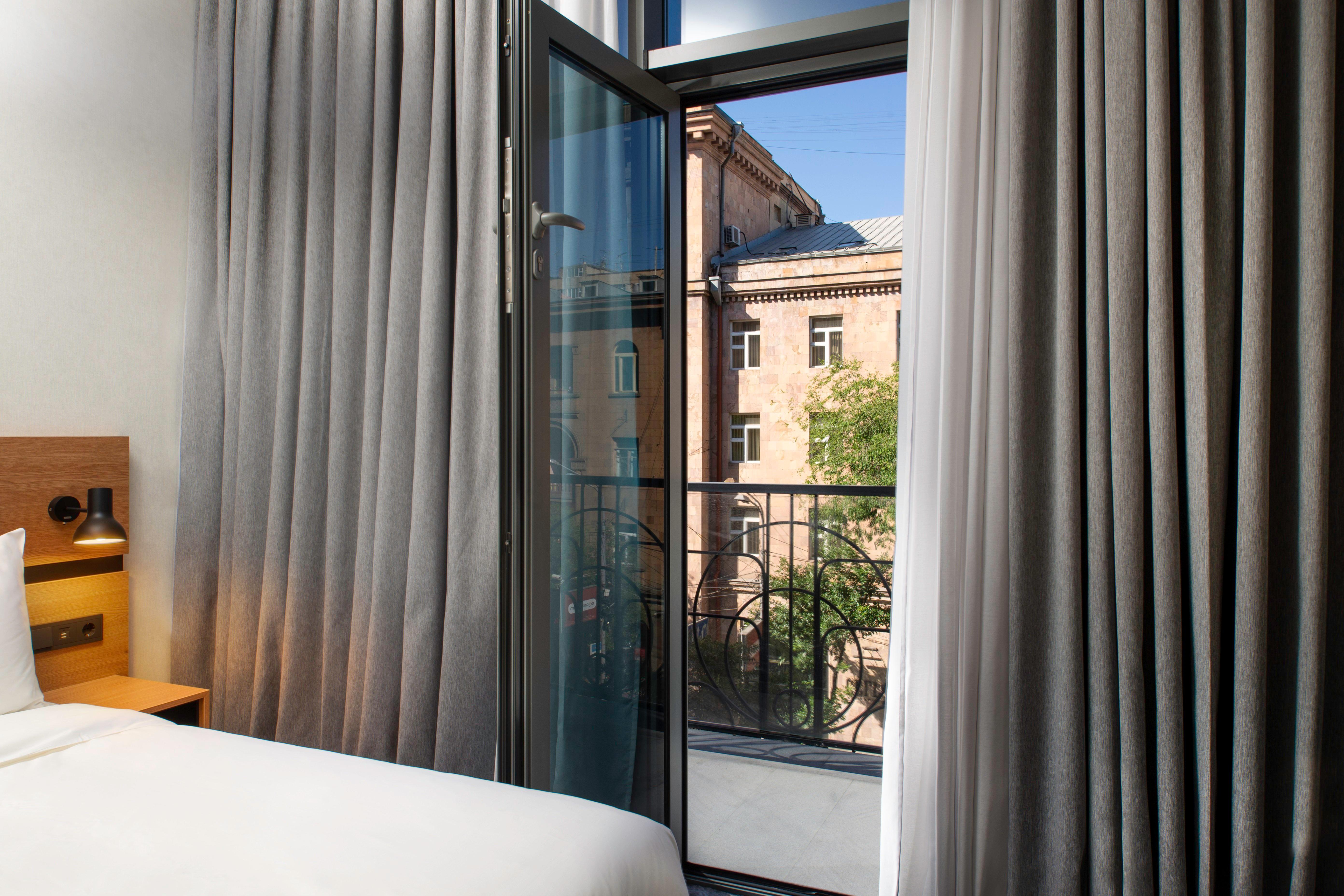 holiday inn yerevan republic square an ihg hotel