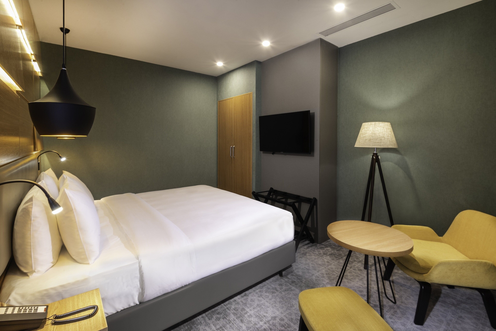 holiday inn yerevan republic square an ihg hotel
