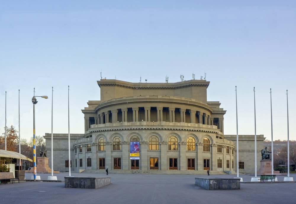 holiday inn yerevan republic square an ihg hotel