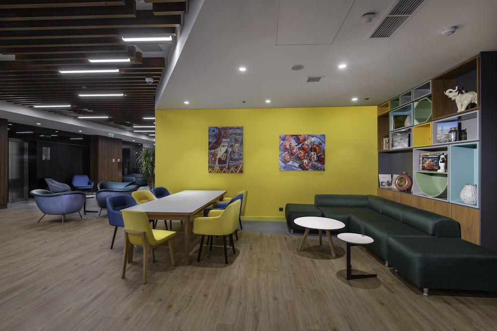 holiday inn yerevan republic square an ihg hotel