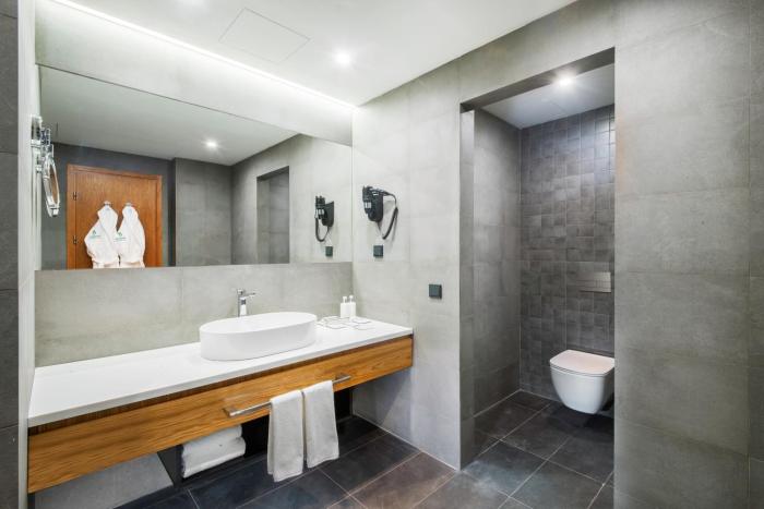 holiday inn yerevan republic square an ihg hotel