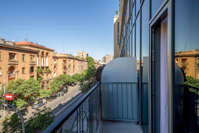 holiday inn yerevan republic square an ihg hotel