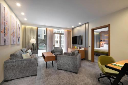 holiday inn yerevan republic square an ihg hotel