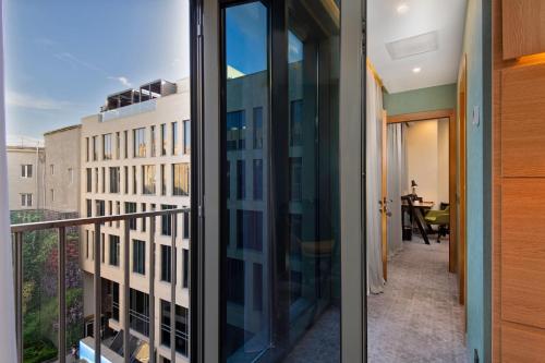 holiday inn yerevan republic square an ihg hotel
