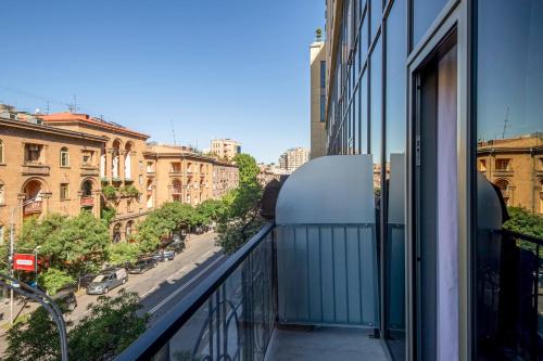 holiday inn yerevan republic square an ihg hotel