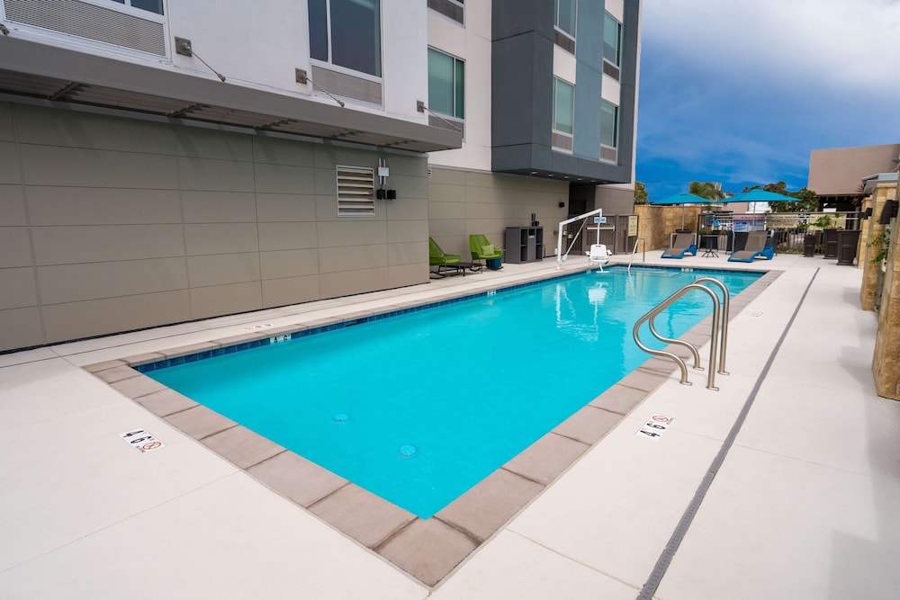 Hampton Inn & Suites Imperial Beach San Diego,Imperial Beach>>Chula Vista,3 star