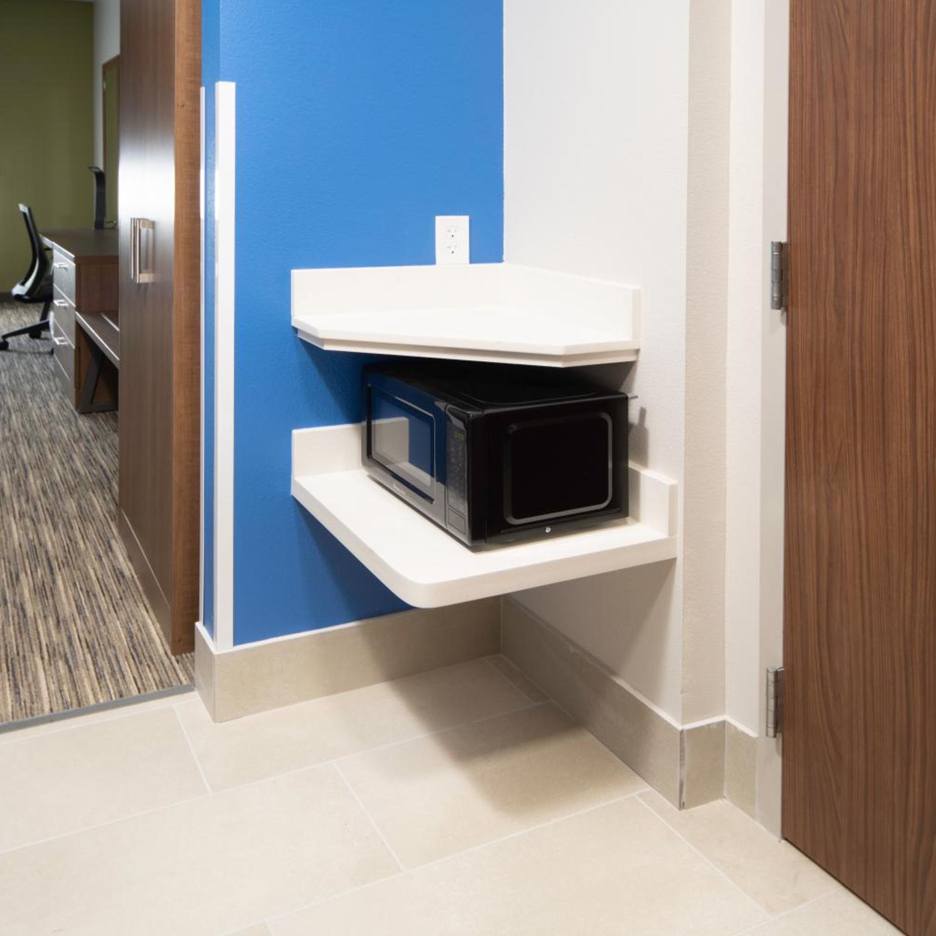 holiday inn express and suites fort myers airport