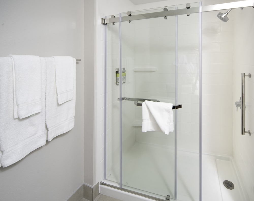 holiday inn express and suites fort myers airport