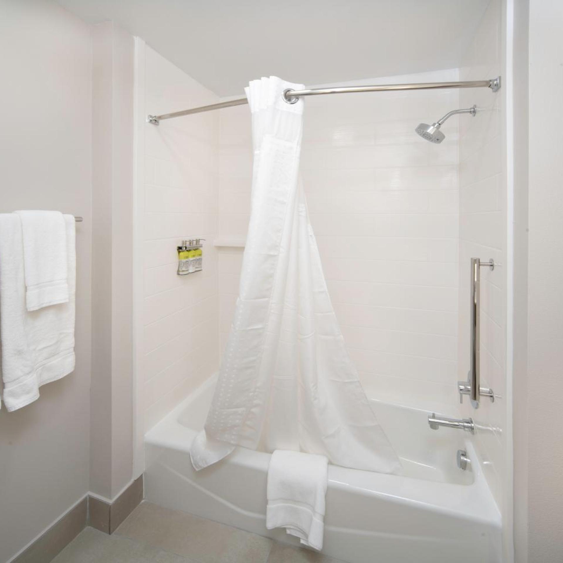 holiday inn express and suites fort myers airport