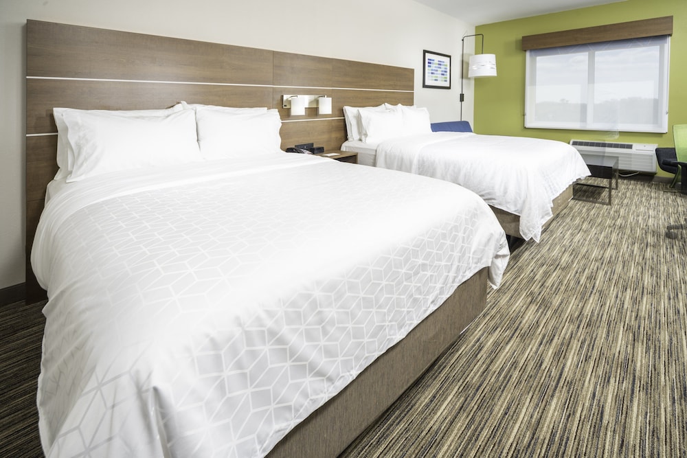 holiday inn express and suites fort myers airport