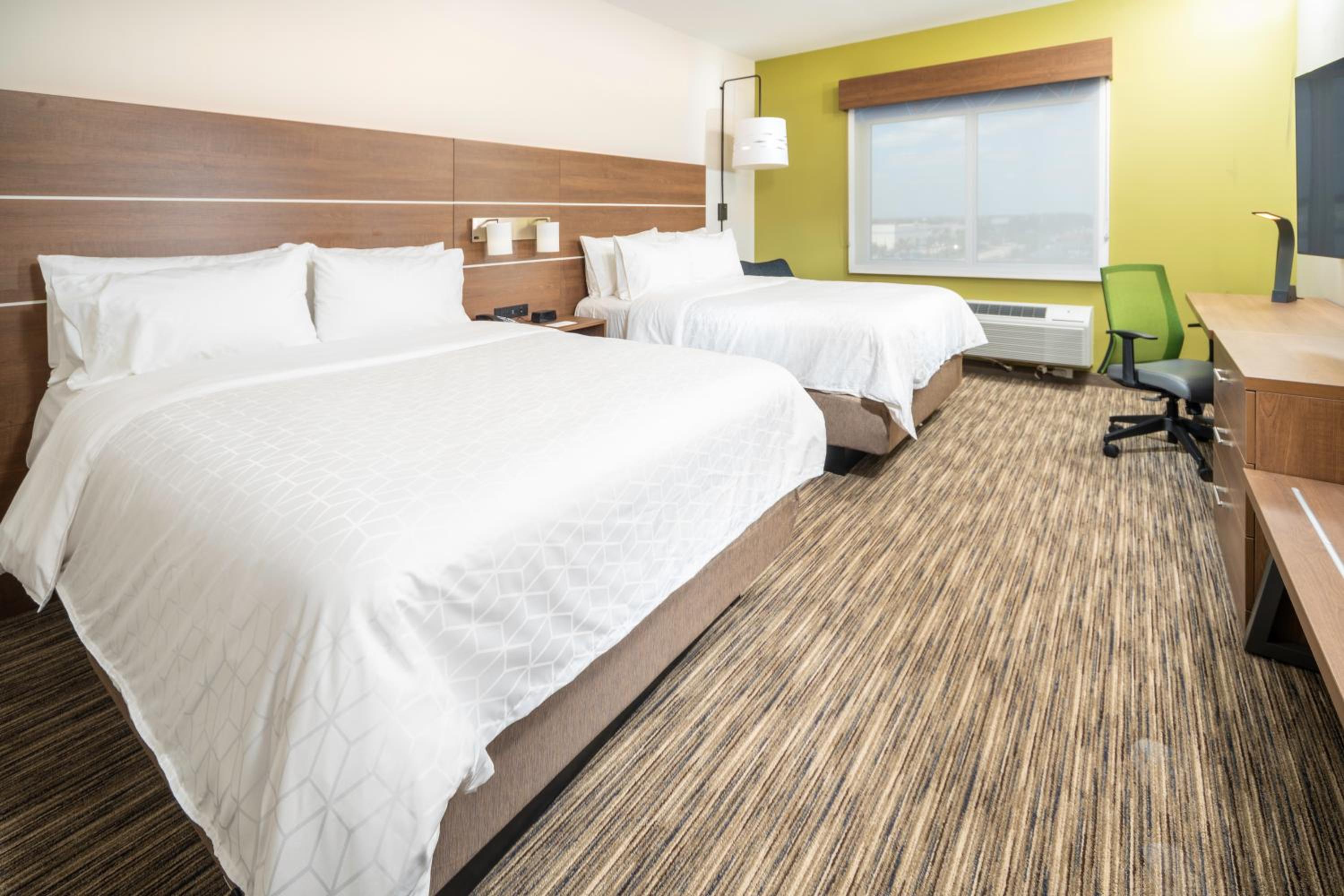 holiday inn express and suites fort myers airport