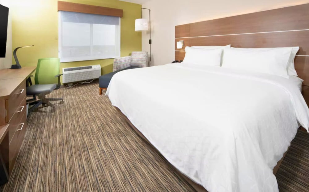 holiday inn express and suites fort myers airport