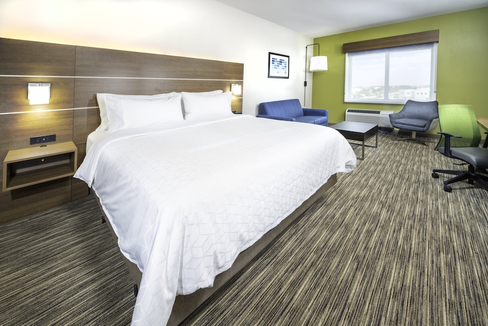 holiday inn express and suites fort myers airport