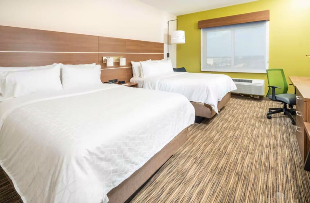 holiday inn express and suites fort myers airport
