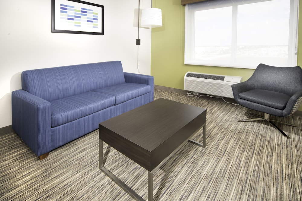 holiday inn express and suites fort myers airport