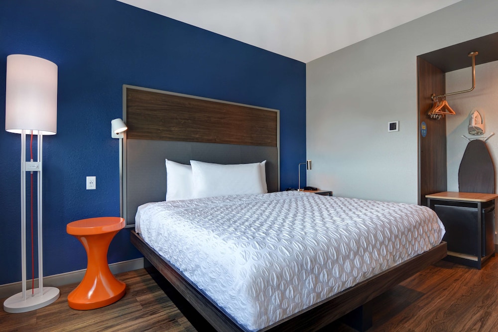 tru by hilton st petersburg downtown central ave fl