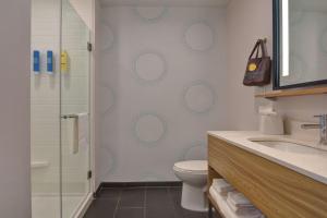 tru by hilton st petersburg downtown central ave fl