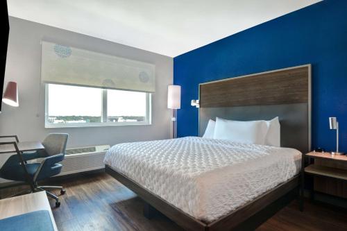 tru by hilton st petersburg downtown central ave fl