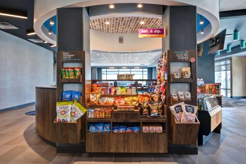 tru by hilton st petersburg downtown central ave fl