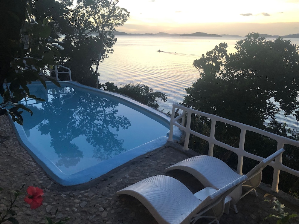 pearl bay villas